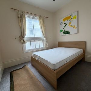 2 Bed Flat, Canute Castle, SO14 - Photo 2