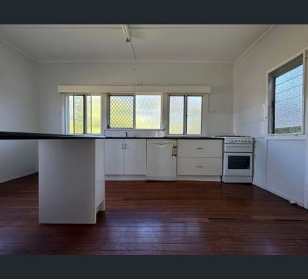 136 Rodboro Street, Berserker, Qld 4701 - Photo 5
