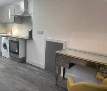 1 Bed Flat, Clarendon Road, CR0 - Photo 4