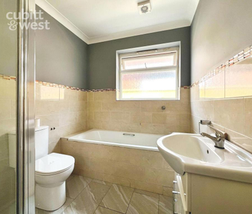 1 bedroom in a house share to rent - Photo 1