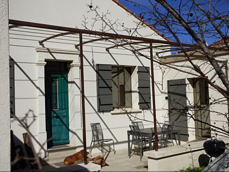 AVIGNON EXTRA MUROS: Maison avec jardin au calme d'une impasse à 10 minutes à pied de la Porte Saint Michel - Photo 3