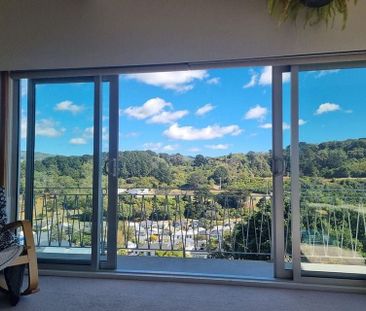 Spacious family home with views and all day sun - Photo 4