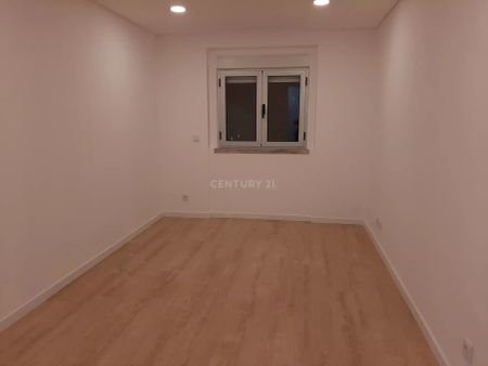 RESERVADO. Apartamento T2 para arrendar na Torre da Marinha, Seixal - Photo 2