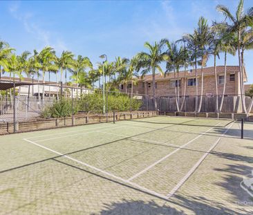 Freshly Renovated 3-Bedroom Townhouse in a Secure Gated Complex - Photo 6
