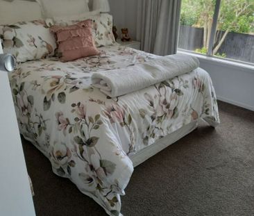 Private and sunny one bedroom unit - Photo 2