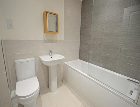 3 Bedroom Semi Detached To Let - Photo 4