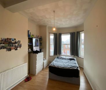 8 bedroom semi-detached house to rent - Photo 5