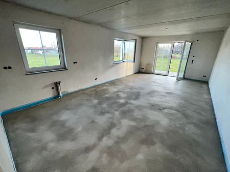 Schicke, barrierefreie 2-ZKB-Neubauwohnung in ruhiger Ortsrandlage mit Aufzug und Südbalkon - Photo 2