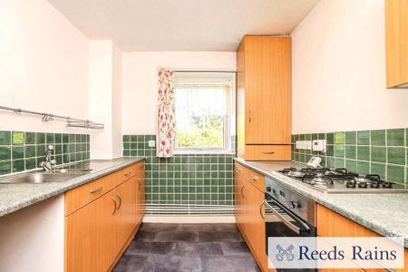 3 bedroom apartment to rent - Photo 4