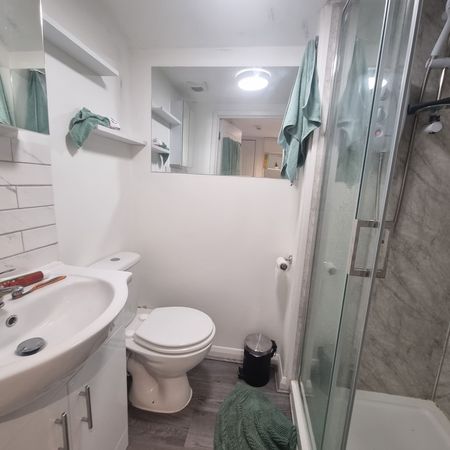 1 Bed Student Accommodation - Photo 4