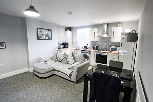 2 bedroom flat to rent - Photo 1