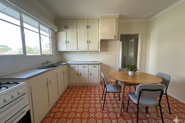 Beautifully updated and comfortable home - Photo 1