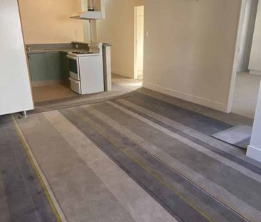 Chic 3BR Te Aro Apt - Central Living! - Photo 1