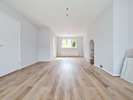 3 bedroom semi-detached house to rent - Photo 2