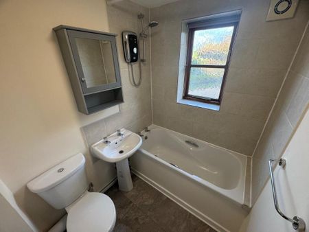 1 bedroom semi-detached house to rent - Photo 3