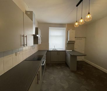 2 bed house to rent in Heywood Street, Blackburn, BB6 - Photo 4