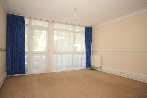 Hill View Court, Woking - Photo 1