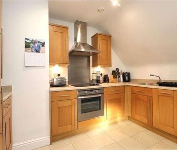 Woking, Surrey, GU22 - Photo 5