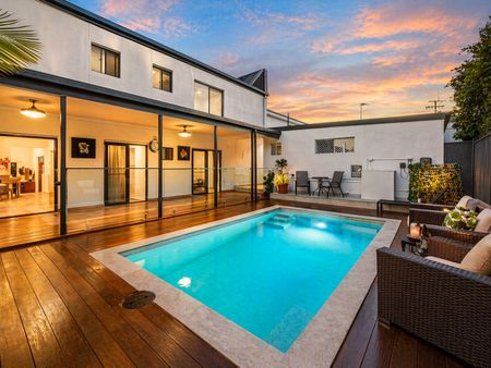 33 Inveray Avenue, Benowa QLD 4217 - Studio For Rent | Domain - Photo 5