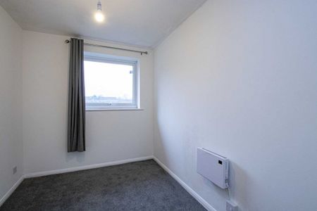 2 bed Flat for rent - Photo 4
