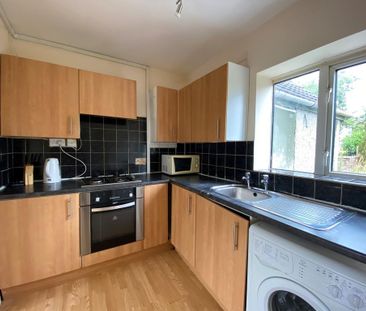 4 bedroom semi-detached house to rent - Photo 5