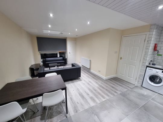 2 Bed Flat, Hanson Park, G31 - Photo 1
