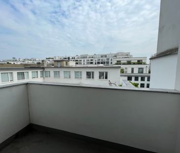 Renovierte 3-Zimmerwohnung mit 79m² Wohnfläche in Pempelfort! - Photo 2