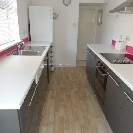 4 Bedroomed Terrace house - Photo 1