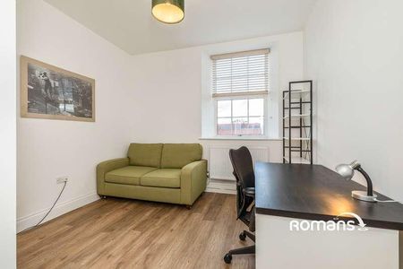 Captains Garden, Fishponds, Bristol, Somerset, BS16 - Photo 3