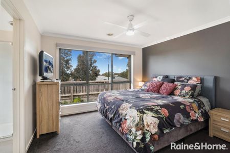 Comfortable and spacious living - Photo 5