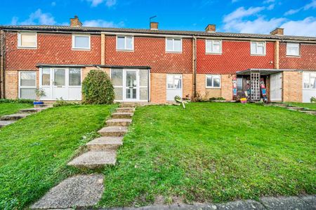 3 bedroom terraced house to rent - Photo 3