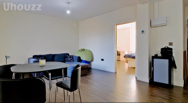 Entire Place·1B1B··1·Stanley Road - Photo 1