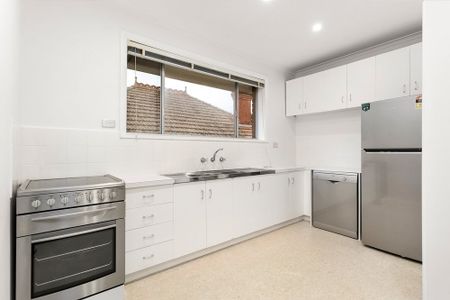 WELL POSITIONED APARTMENT INCLUDING APPLIANCES - Photo 4