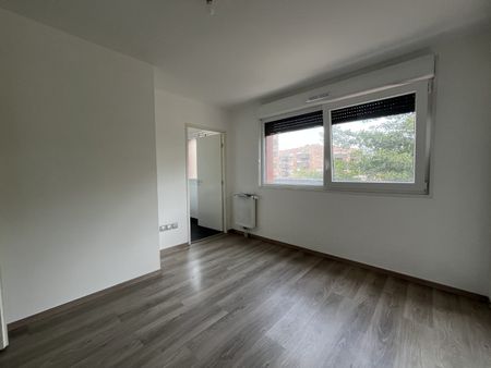 Location Appartement 2 pièces 47m² QUESNOY SUR DEULE 59890 - Photo 4