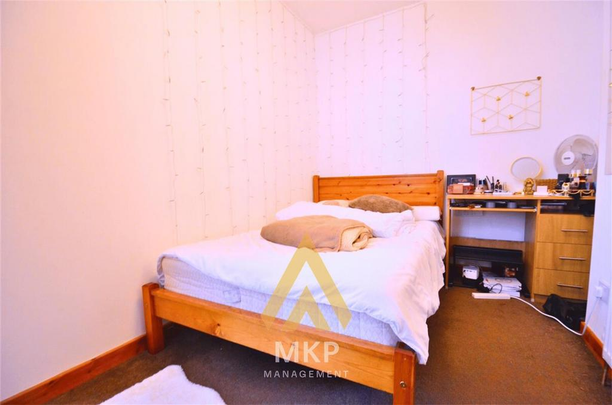 4 bedroom terraced house to rent - Photo 1