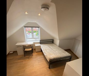 4 Bed Flat, Melton Crescent, BS7 - Photo 3