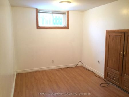 2770 Quill Crescent #Lower - Photo 5