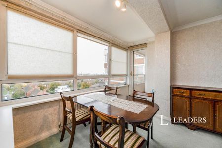 2 bedroom flat to rent - Photo 4