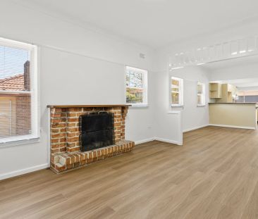 Recently refreshed family home - Photo 5