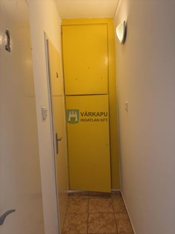 Kiadó jó állapotú panel lakás - Székesfehérvár - Photo 5