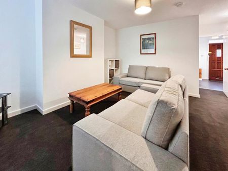 4 bedroom terraced house to rent - Photo 3