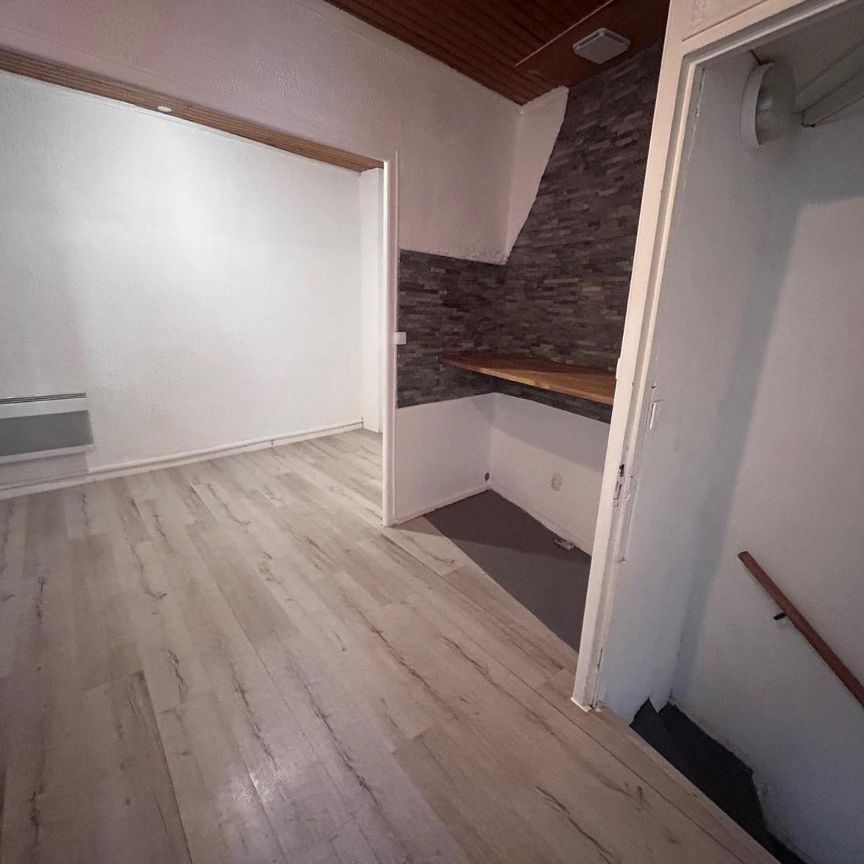 Maison 2 pièces à louer à LE SOLER - Photo 1