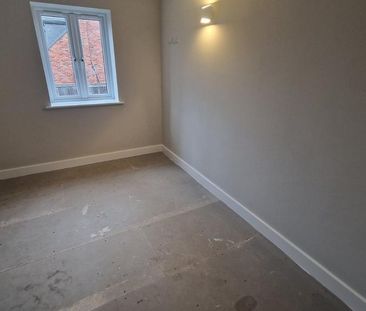 3 bedroom semi-detached house to rent - Photo 4