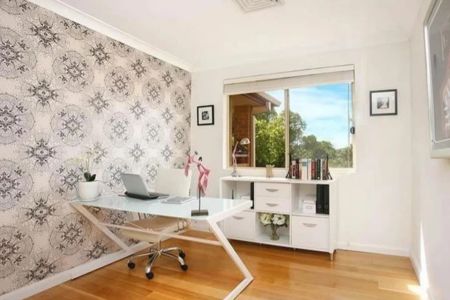 Stunning Two Bedroom Apartment - Photo 5