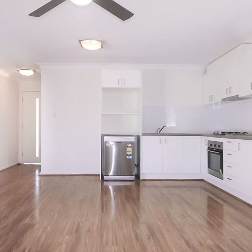 One Week Rent Free – Apply Now! - Century 21 | the Paramount Group *Granny Flat* - Photo 1