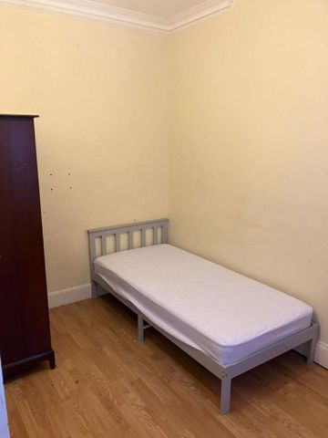 4 bedroom terraced house to rent - Photo 2