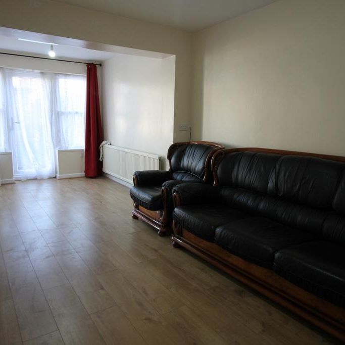 3 bedroom maisonette to rent - Photo 1