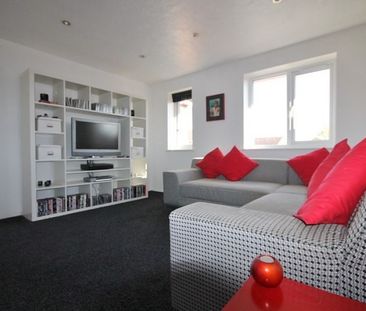 Redford Close, Feltham, Middlesex,TW13 - Photo 1
