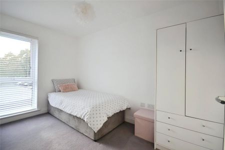 4 bedroom terraced house to rent - Photo 4