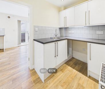 3 bedroom property to rent - Photo 3